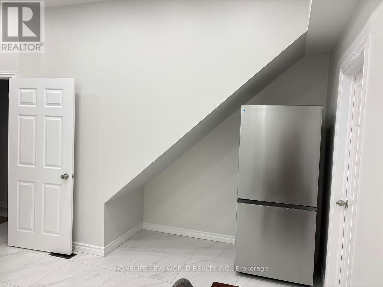 256 Palmerston Avenue, Toronto, Ontario  M6J 2J4 - Photo 3 - C12789140