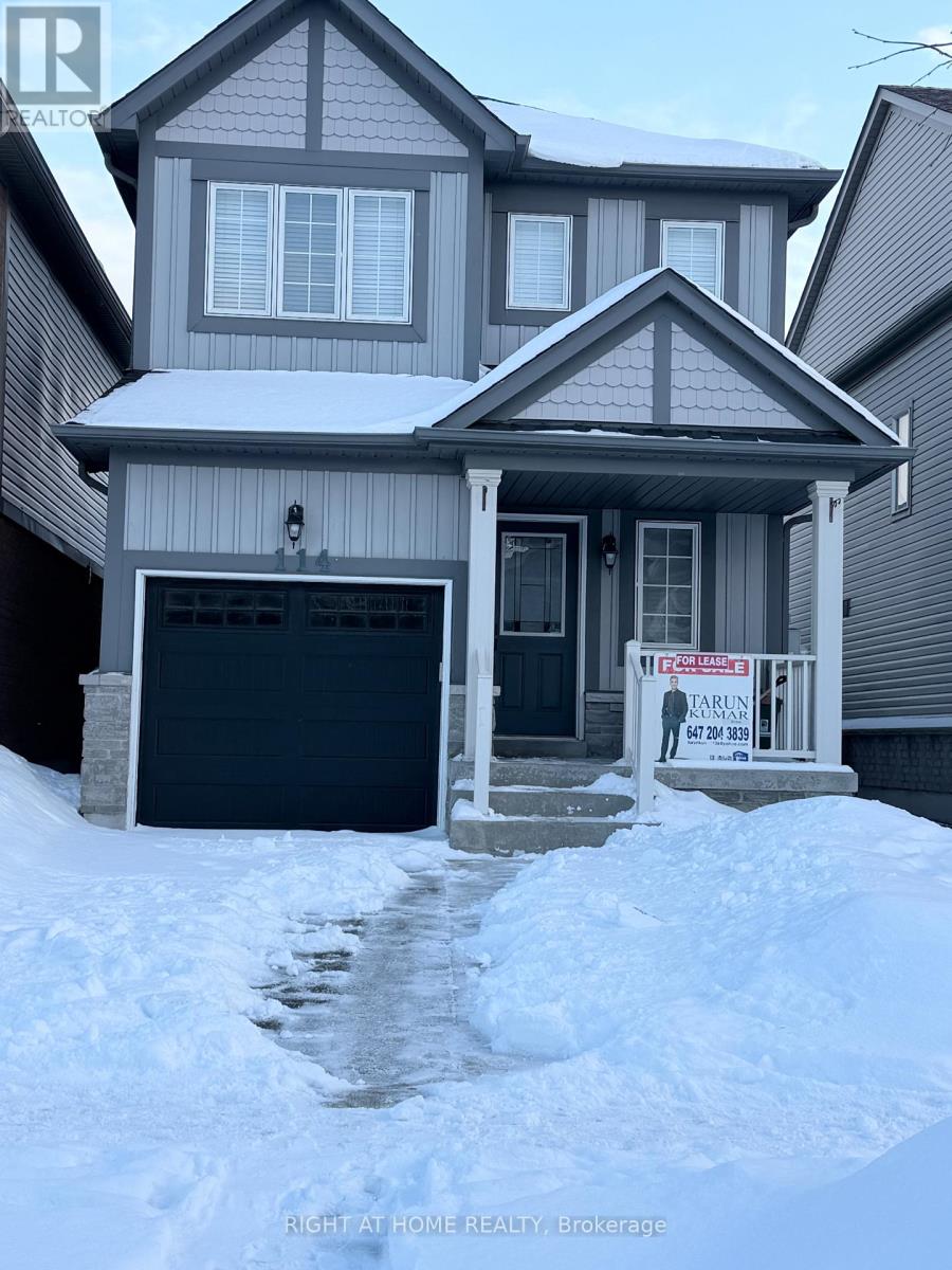 114 BETTINA PLACE, Whitby, Ontario