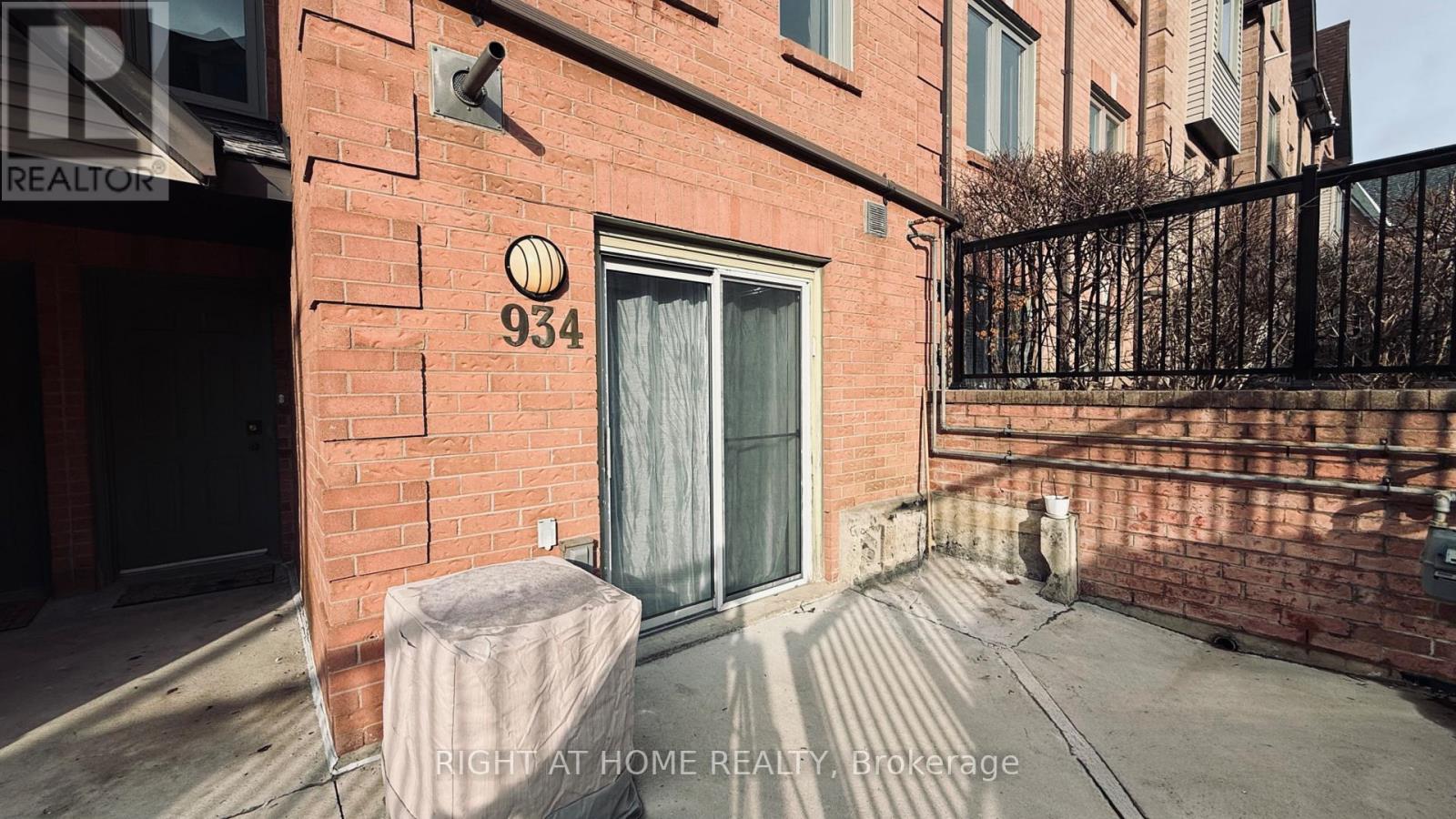 934 - 75 Weldrick Road E, Richmond Hill, Ontario  L4C 3T9 - Photo 15 - N12789164