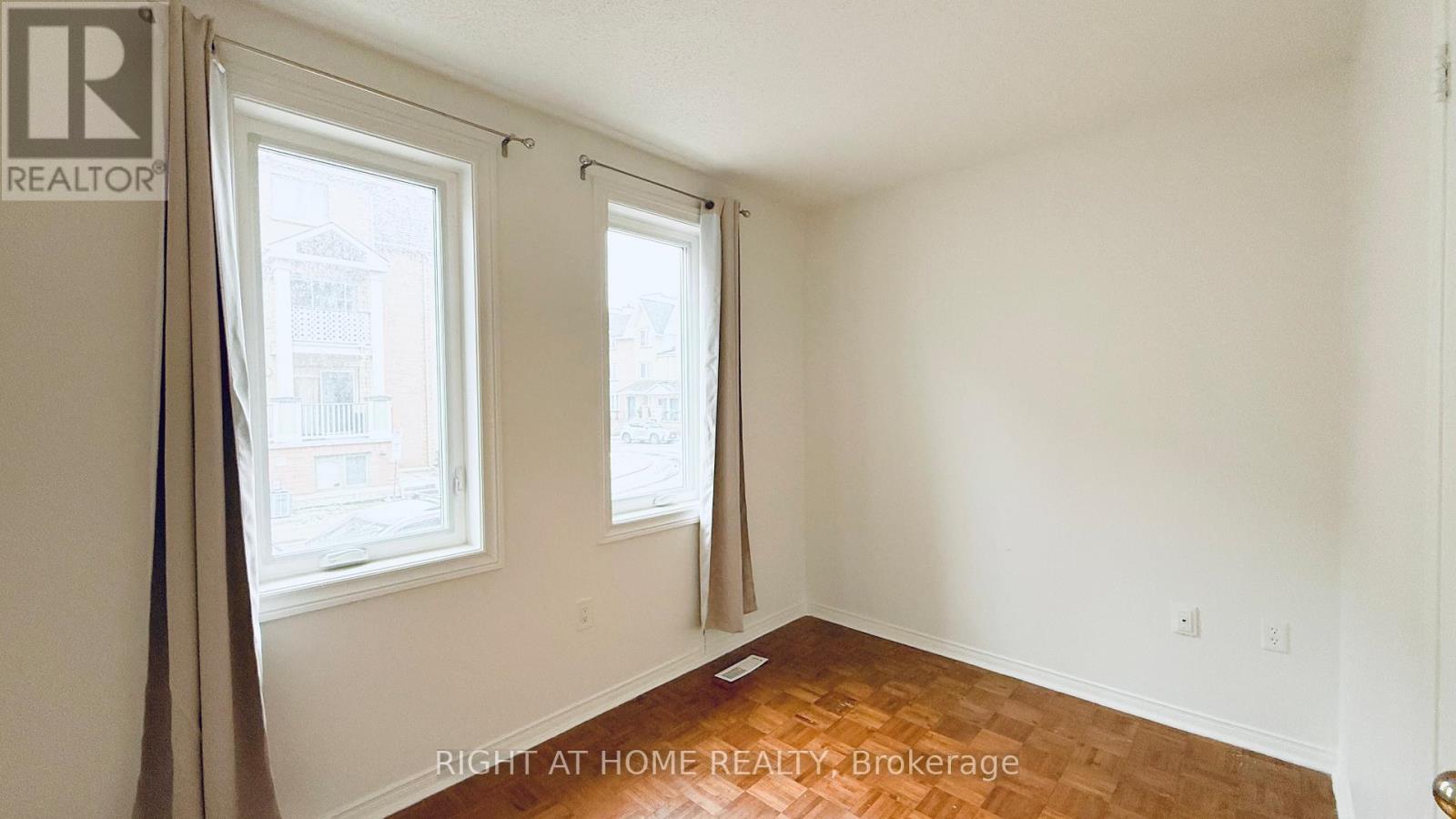 934 - 75 Weldrick Road E, Richmond Hill, Ontario  L4C 3T9 - Photo 25 - N12789164