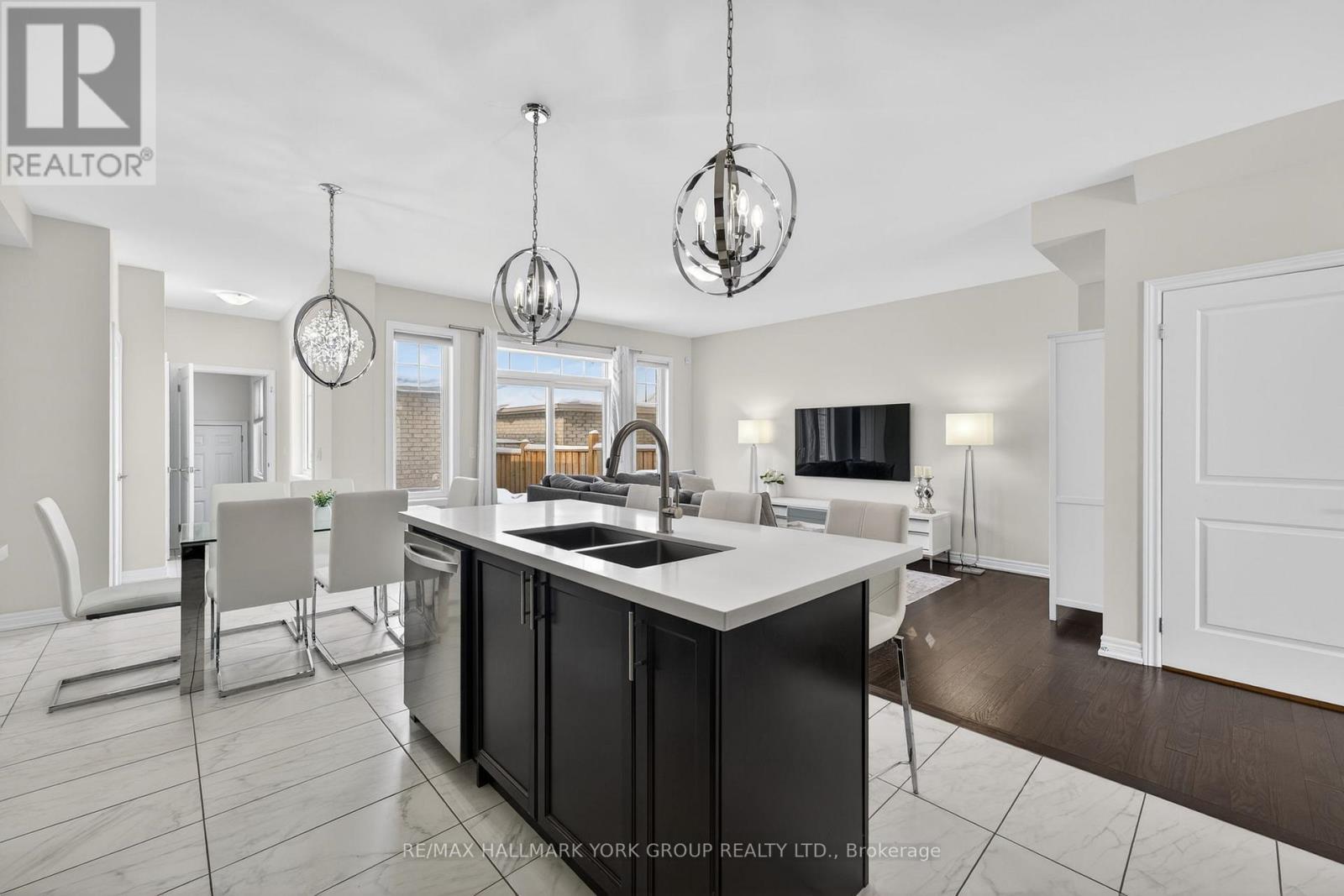 19850 Leslie Street, East Gwillimbury, Ontario  L9N 0R9 - Photo 13 - N12789170