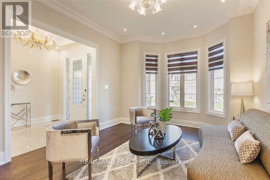 3 Love Court, Richmond Hill, Ontario  L4B 0G2 - Photo 7 - N12789174