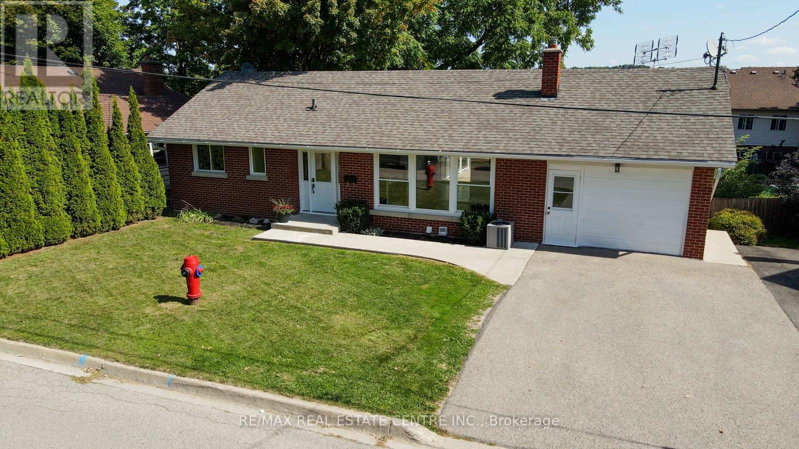 17b Amanda Street, Orangeville, Ontario  L9W 2J9 - Photo 3 - W12789158