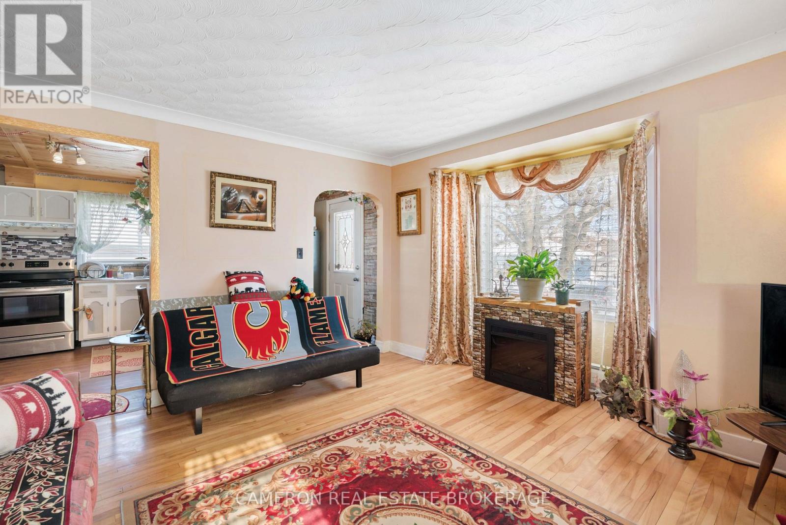 511 St Felix Street, Cornwall, Ontario  K6H 5B2 - Photo 10 - X12445328