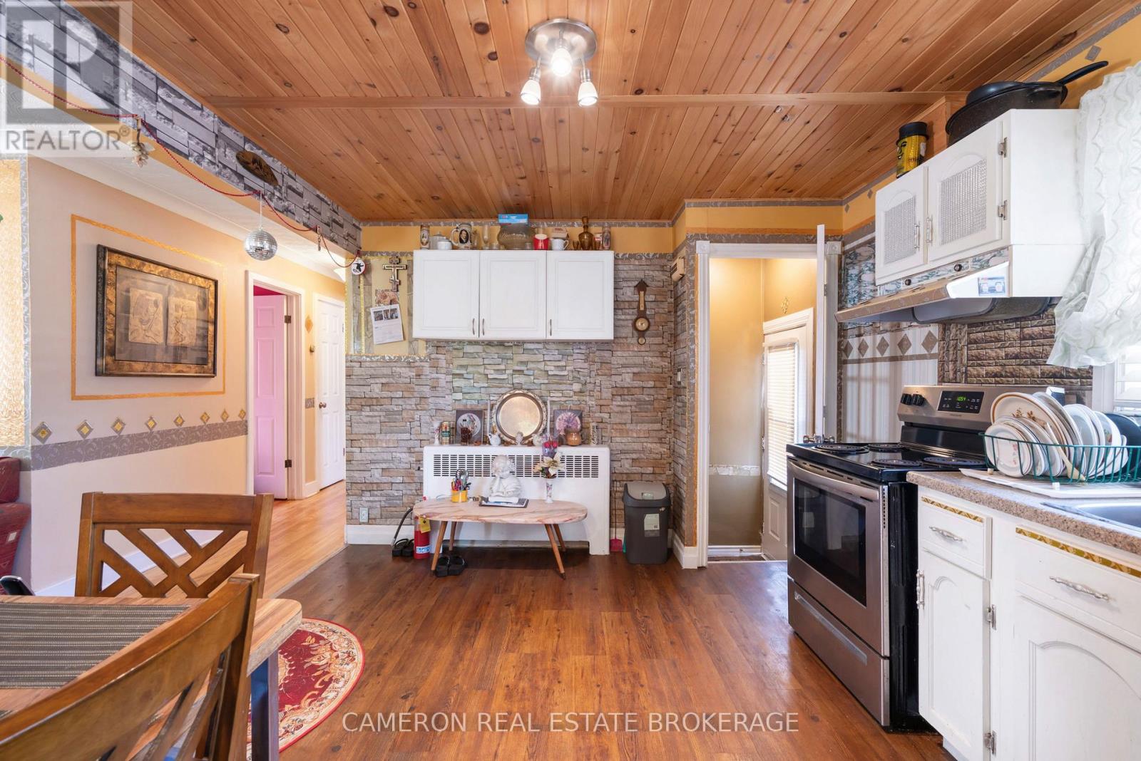 511 St Felix Street, Cornwall, Ontario  K6H 5B2 - Photo 12 - X12445328