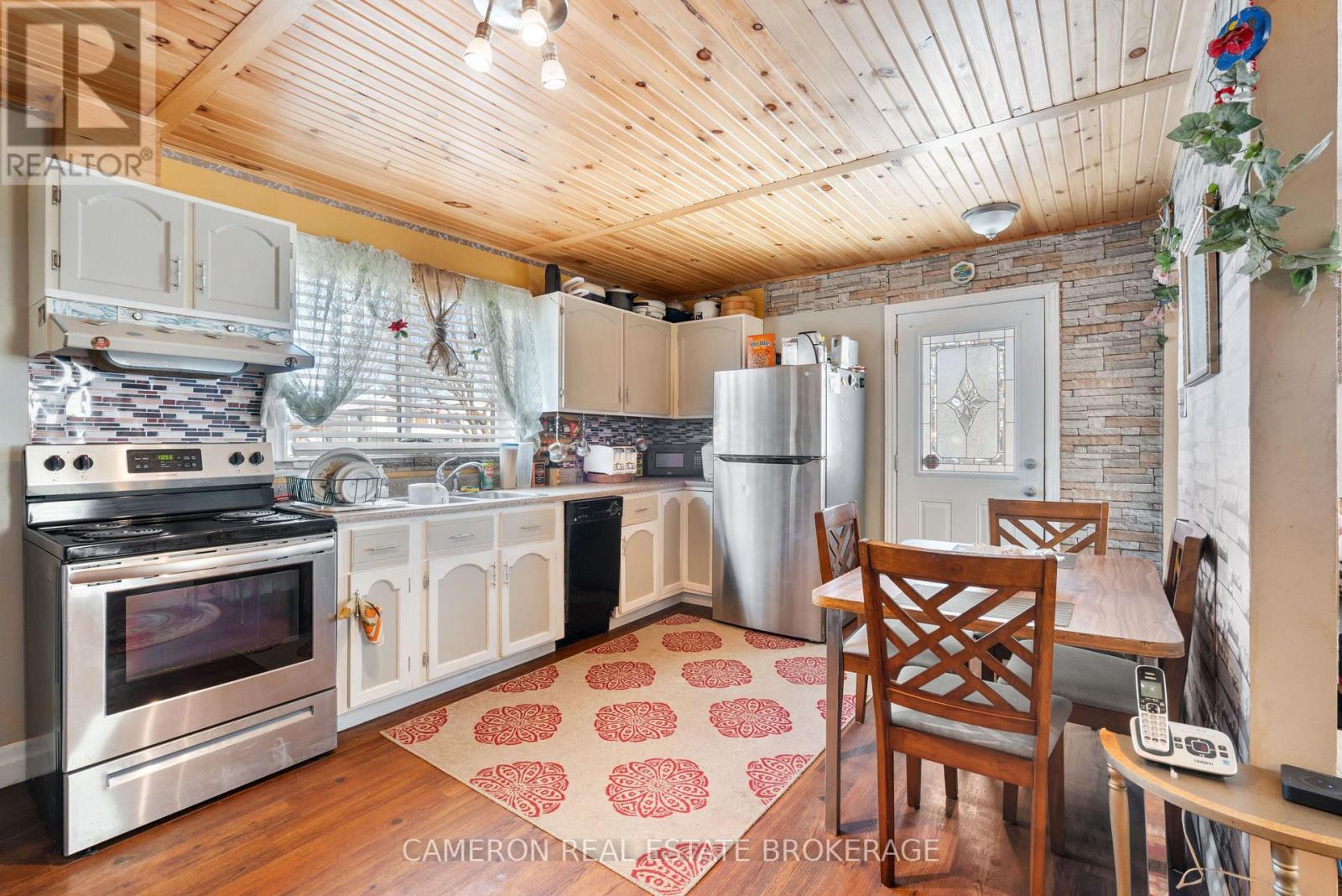 511 St Felix Street, Cornwall, Ontario  K6H 5B2 - Photo 11 - X12445328