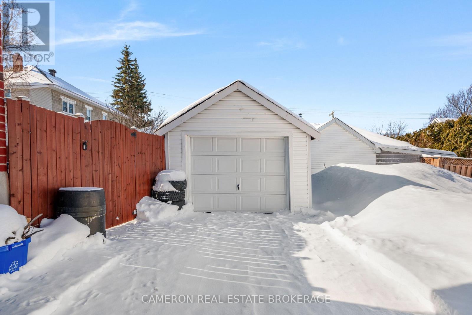 511 St Felix Street, Cornwall, Ontario  K6H 5B2 - Photo 3 - X12445328