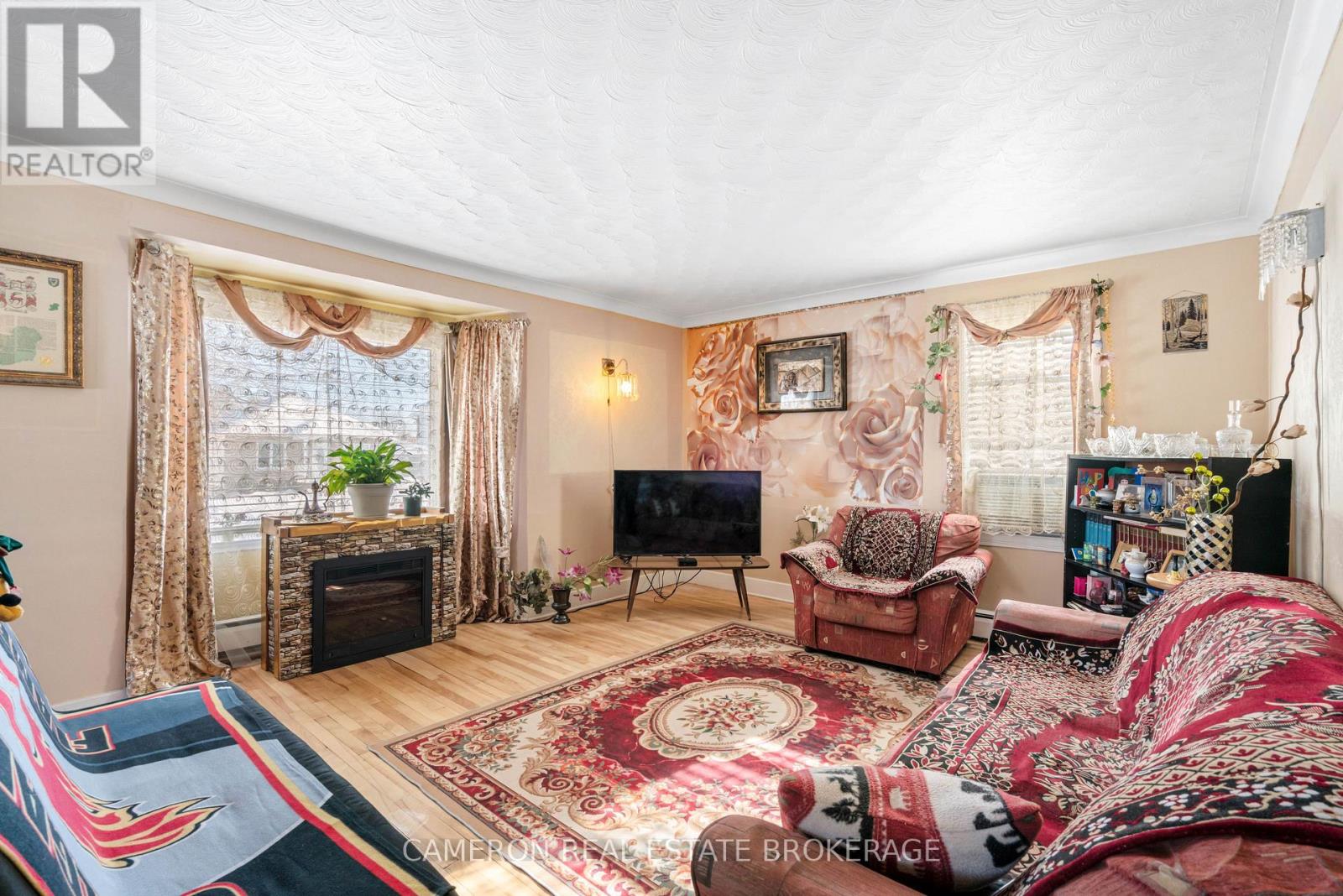 511 St Felix Street, Cornwall, Ontario  K6H 5B2 - Photo 6 - X12445328