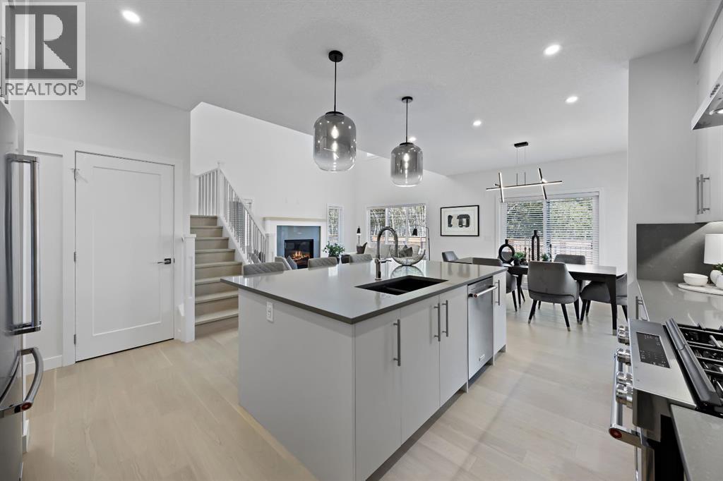 46 Westland Park Sw, Calgary, Alberta  T3H 0W1 - Photo 12 - A2259010