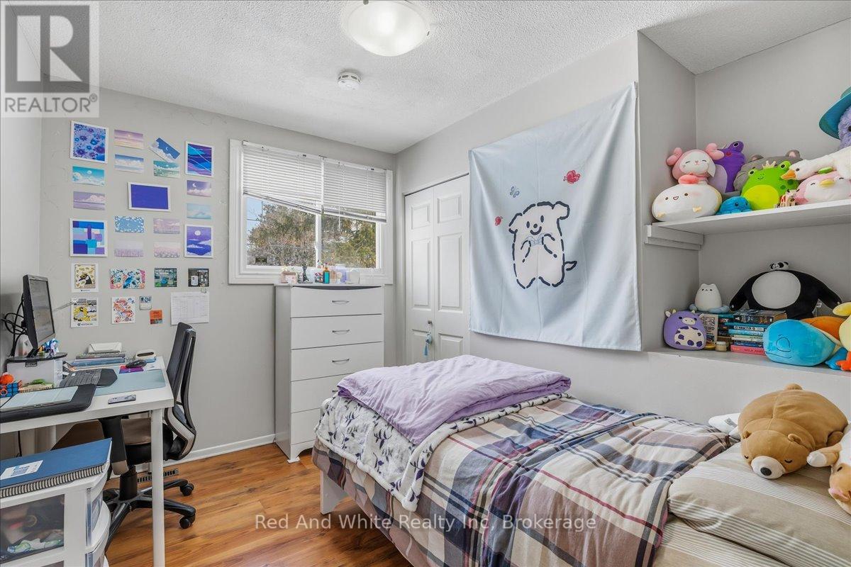 400 Midwood Crescent, Waterloo, Ontario  N2L 5N5 - Photo 23 - X12789182