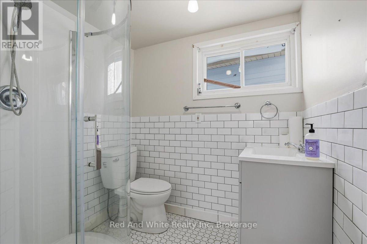 400 Midwood Crescent, Waterloo, Ontario  N2L 5N5 - Photo 27 - X12789182