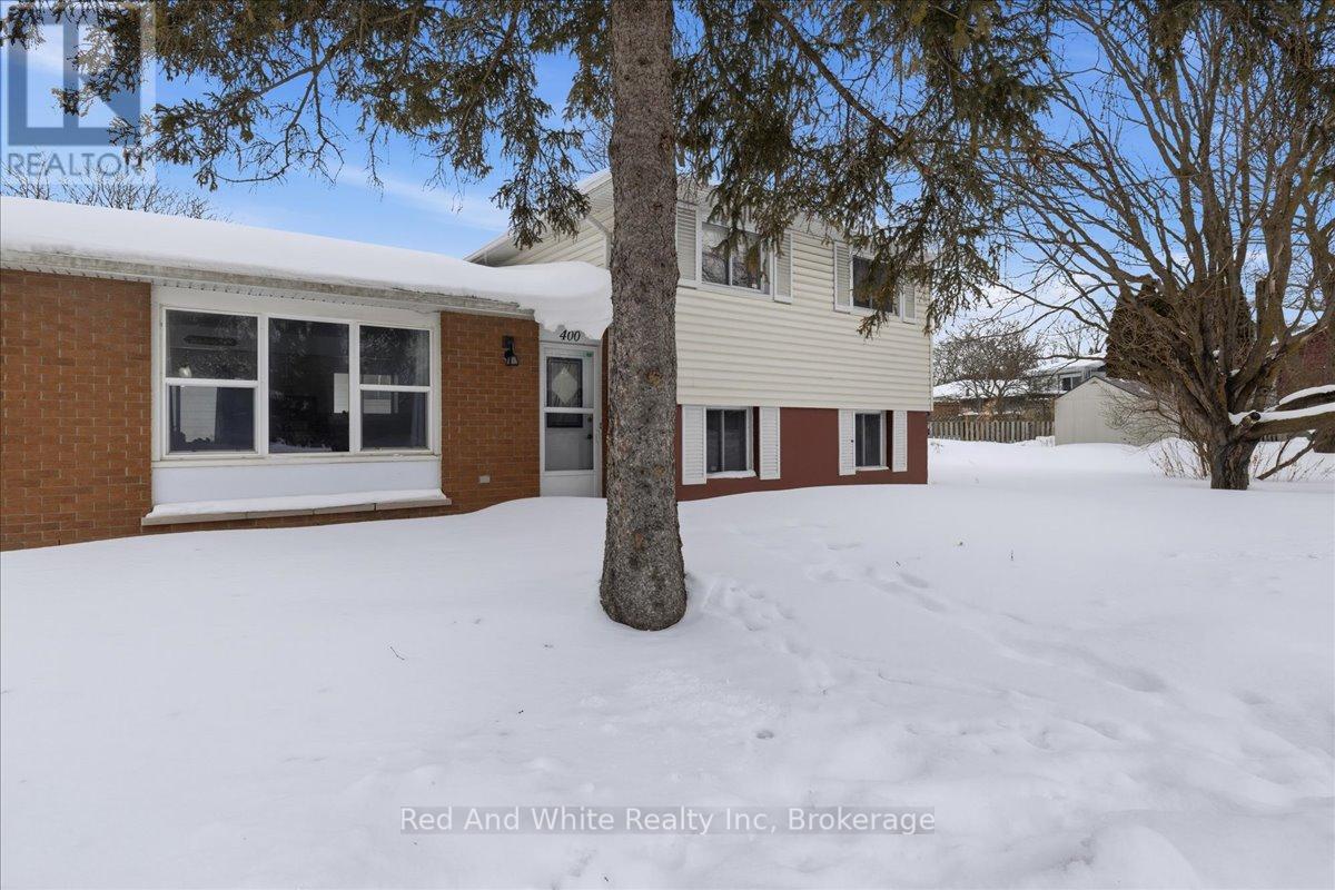 400 Midwood Crescent, Waterloo, Ontario  N2L 5N5 - Photo 3 - X12789182