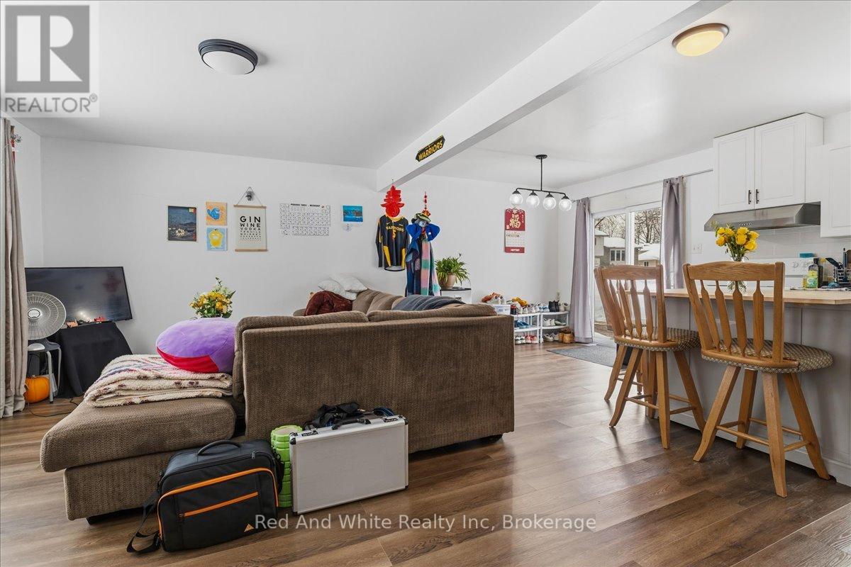 400 Midwood Crescent, Waterloo, Ontario  N2L 5N5 - Photo 8 - X12789182