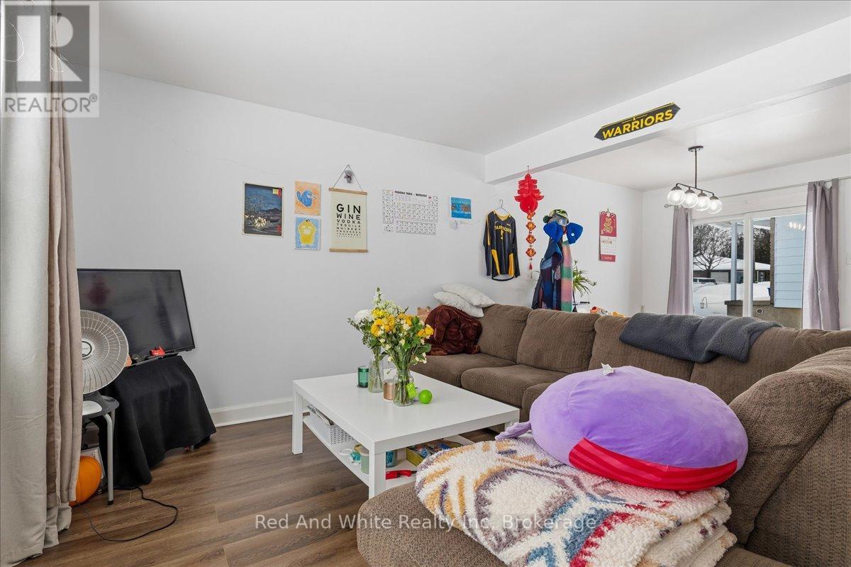 400 Midwood Crescent, Waterloo, Ontario  N2L 5N5 - Photo 9 - X12789182