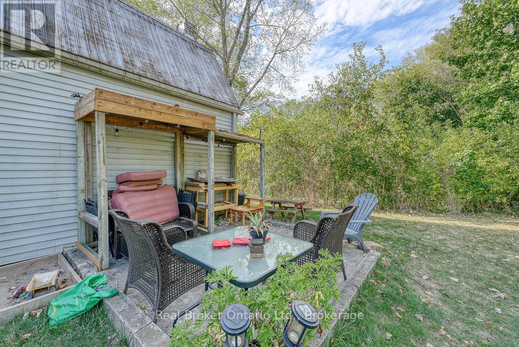 208 Victoria Street, Ingersoll, Ontario  N5C 2N1 - Photo 11 - X12786442