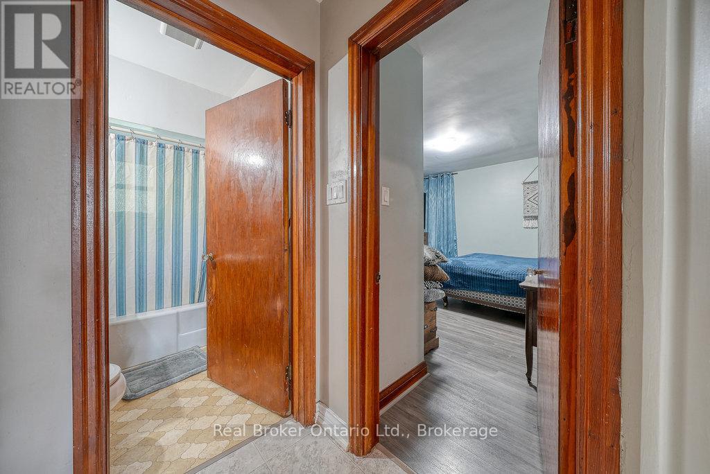 208 Victoria Street, Ingersoll, Ontario  N5C 2N1 - Photo 23 - X12786442