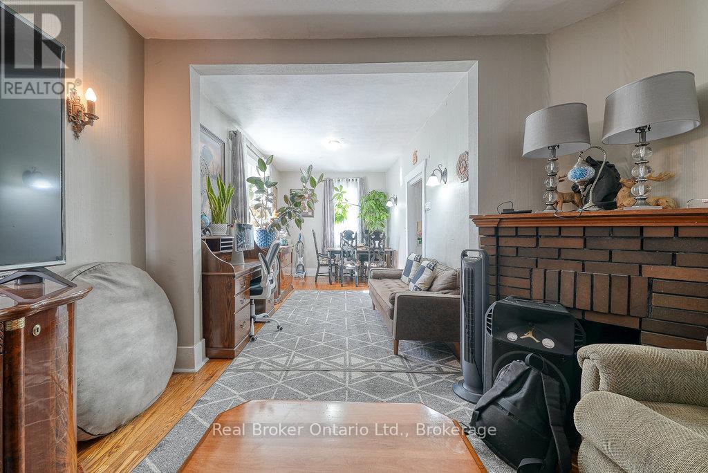 208 Victoria Street, Ingersoll, Ontario  N5C 2N1 - Photo 33 - X12786442