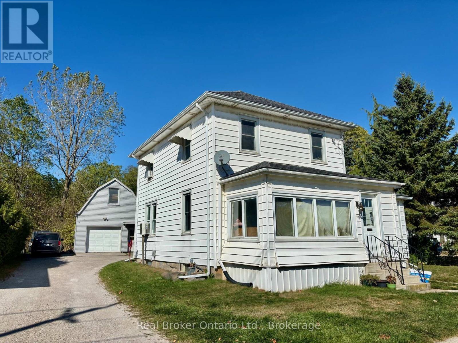 208 Victoria Street, Ingersoll, Ontario  N5C 2N1 - Photo 3 - X12786442