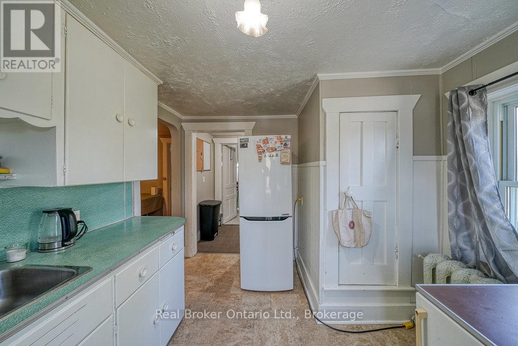 208 Victoria Street, Ingersoll, Ontario  N5C 2N1 - Photo 45 - X12786442