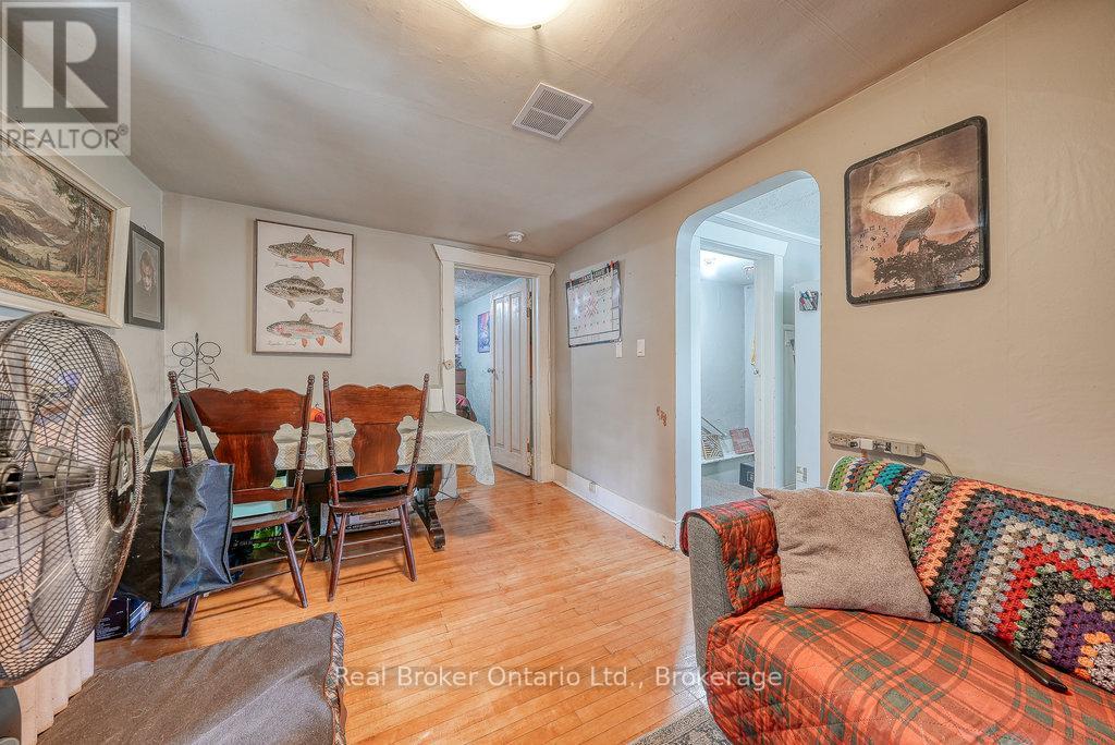 208 Victoria Street, Ingersoll, Ontario  N5C 2N1 - Photo 47 - X12786442