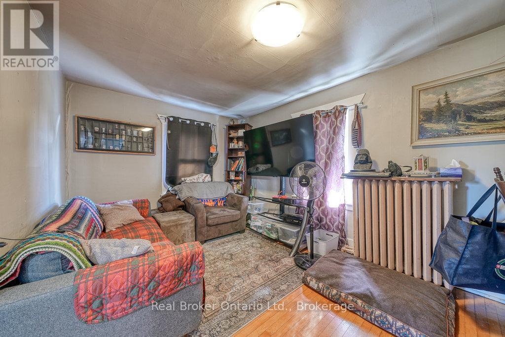 208 Victoria Street, Ingersoll, Ontario  N5C 2N1 - Photo 46 - X12786442