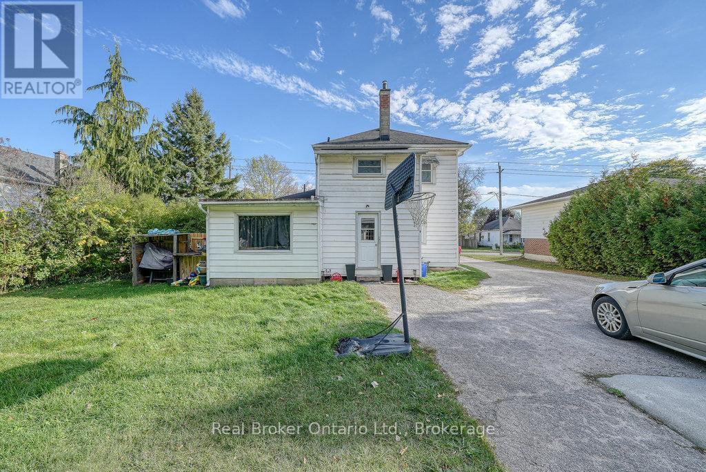 208 Victoria Street, Ingersoll, Ontario  N5C 2N1 - Photo 8 - X12786442
