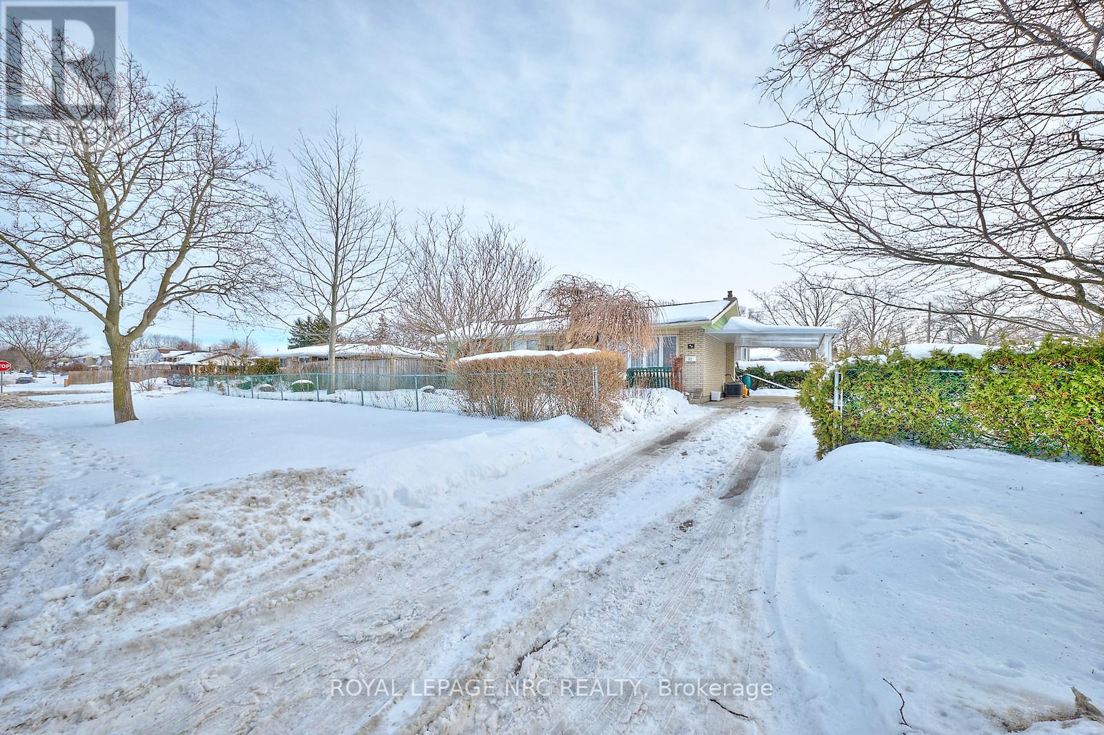 32 Oxford Street, St. Catharines, Ontario  L2P 1W3 - Photo 2 - X12789198