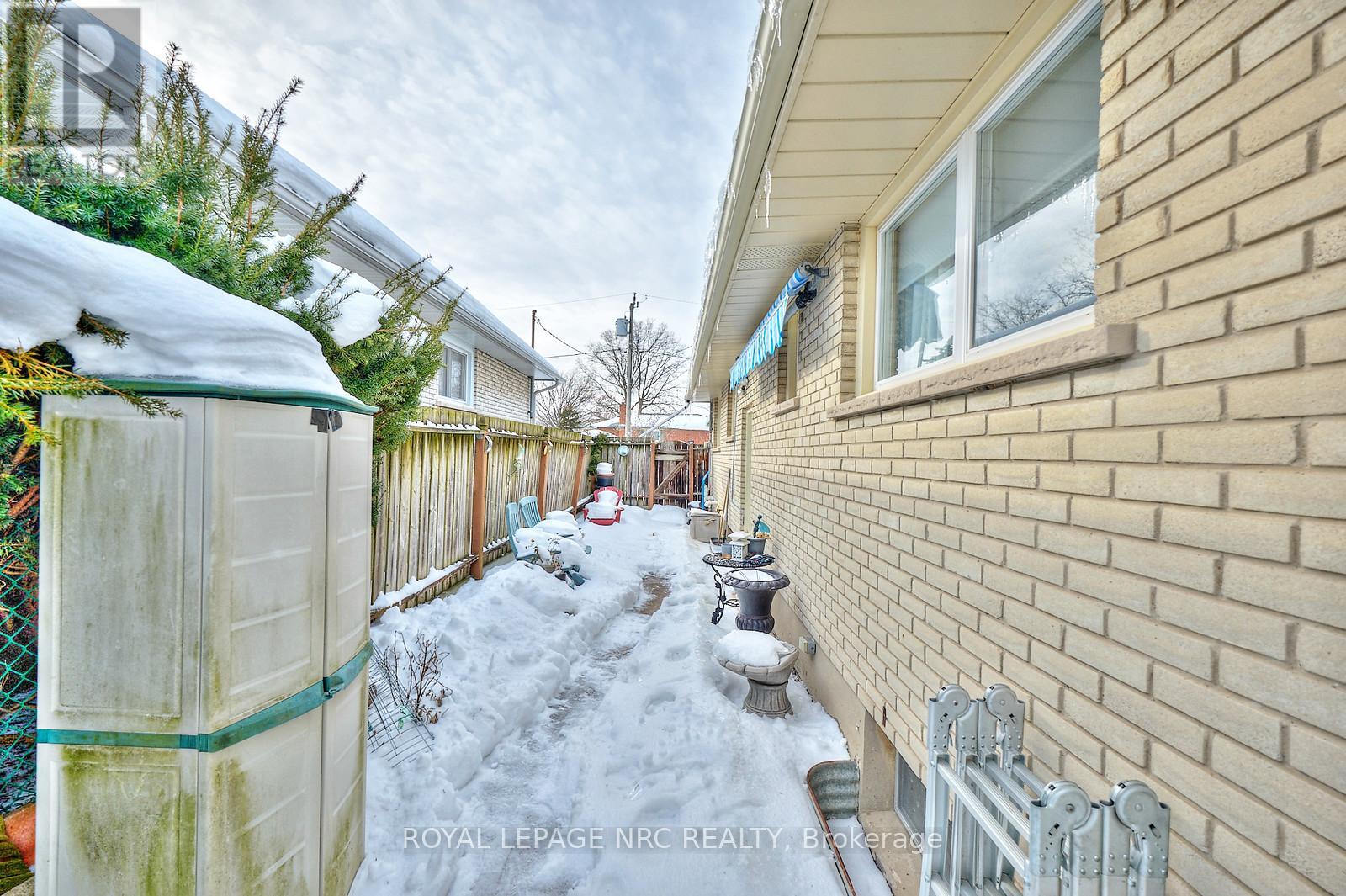 32 Oxford Street, St. Catharines, Ontario  L2P 1W3 - Photo 32 - X12789198