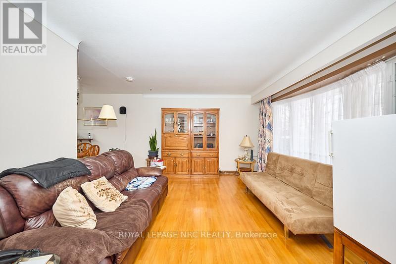 32 Oxford Street, St. Catharines, Ontario  L2P 1W3 - Photo 7 - X12789198