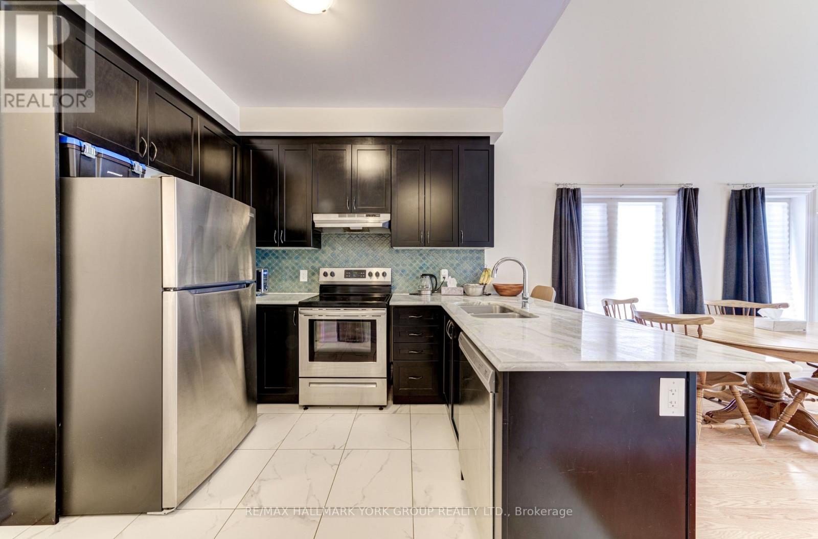 323 Atkinson Street, Clearview (Stayner), Ontario  L0M 1S0 - Photo 11 - S12770836