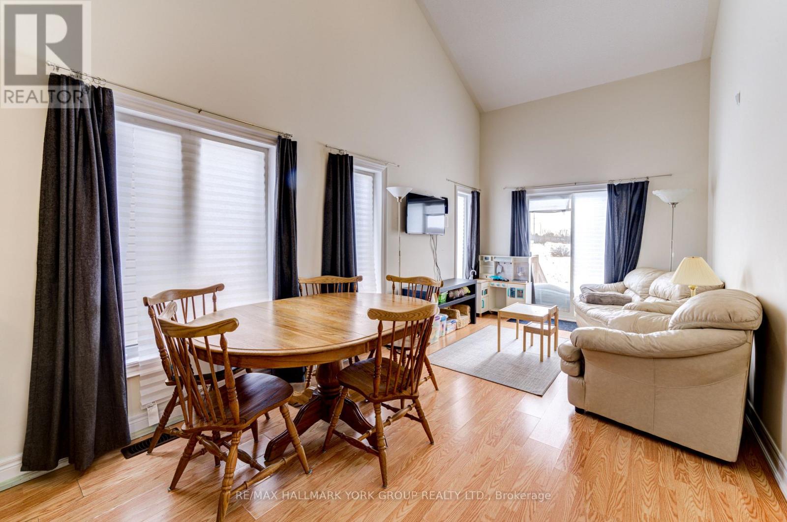 323 Atkinson Street, Clearview (Stayner), Ontario  L0M 1S0 - Photo 17 - S12770836