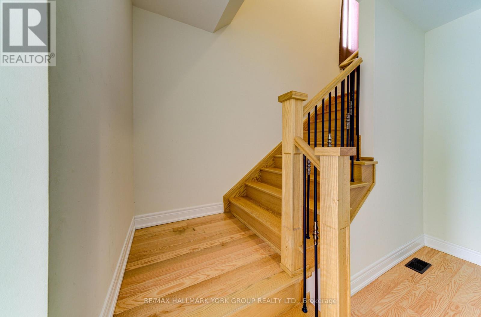 323 Atkinson Street, Clearview (Stayner), Ontario  L0M 1S0 - Photo 32 - S12770836