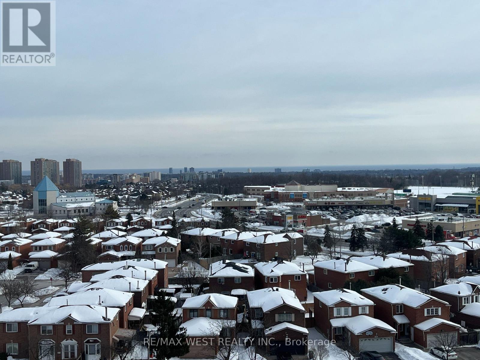 1007 - 300 Webb Drive, Mississauga, Ontario  L5B 3W3 - Photo 11 - W12789204