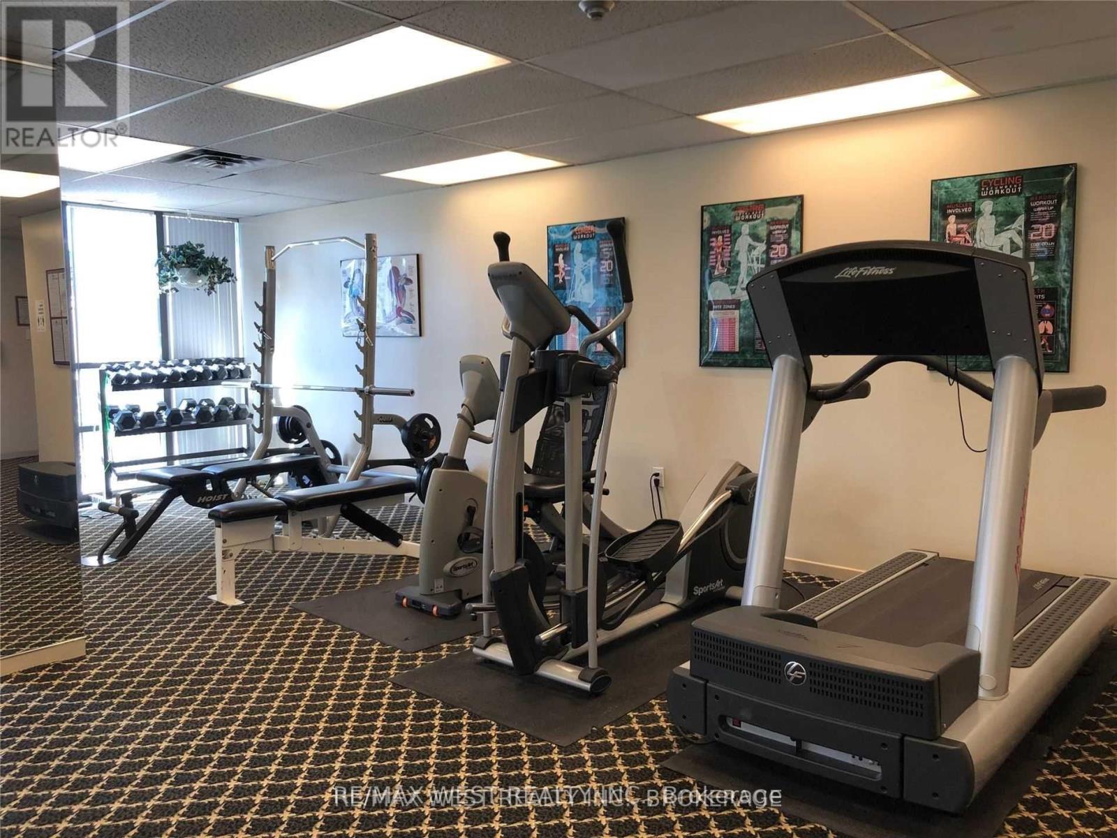 1007 - 300 Webb Drive, Mississauga, Ontario  L5B 3W3 - Photo 18 - W12789204