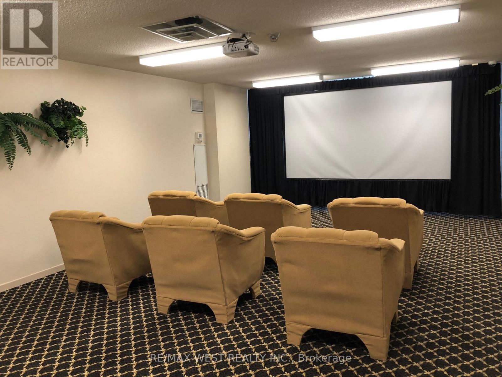 1007 - 300 Webb Drive, Mississauga, Ontario  L5B 3W3 - Photo 21 - W12789204