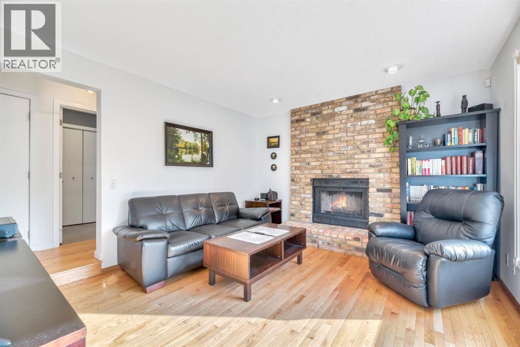 323 Hawkwood Boulevard Nw, Calgary, Alberta  T3G 3G7 - Photo 21 - A2286061