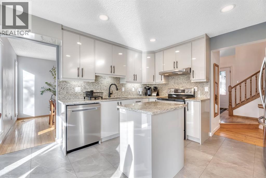 323 Hawkwood Boulevard Nw, Calgary, Alberta  T3G 3G7 - Photo 17 - A2286061