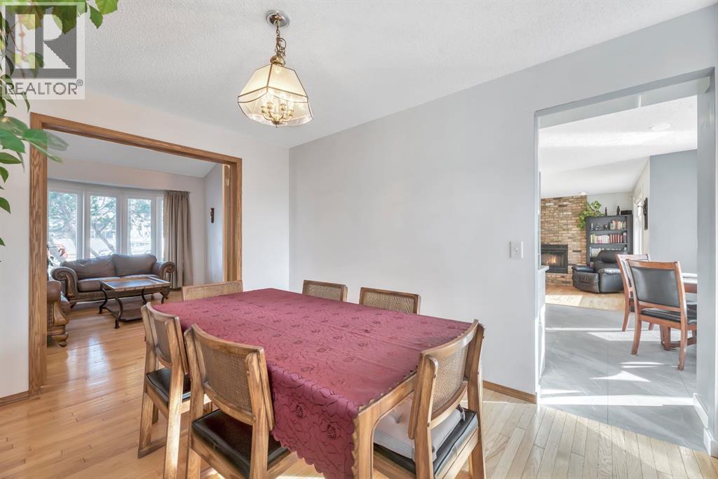 323 Hawkwood Boulevard Nw, Calgary, Alberta  T3G 3G7 - Photo 15 - A2286061