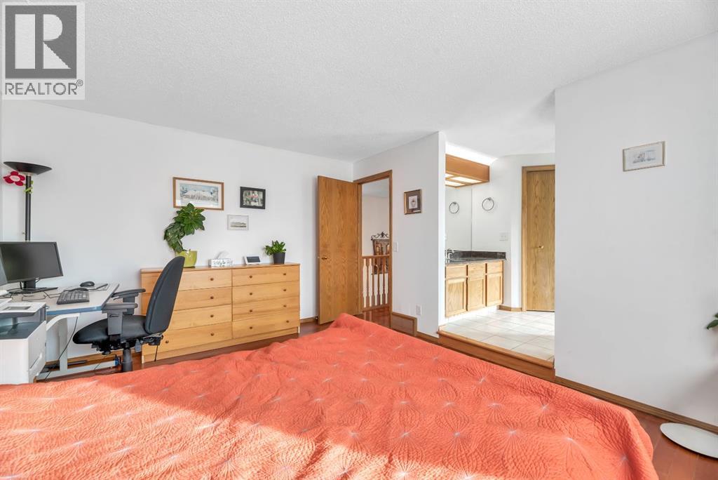 323 Hawkwood Boulevard Nw, Calgary, Alberta  T3G 3G7 - Photo 29 - A2286061