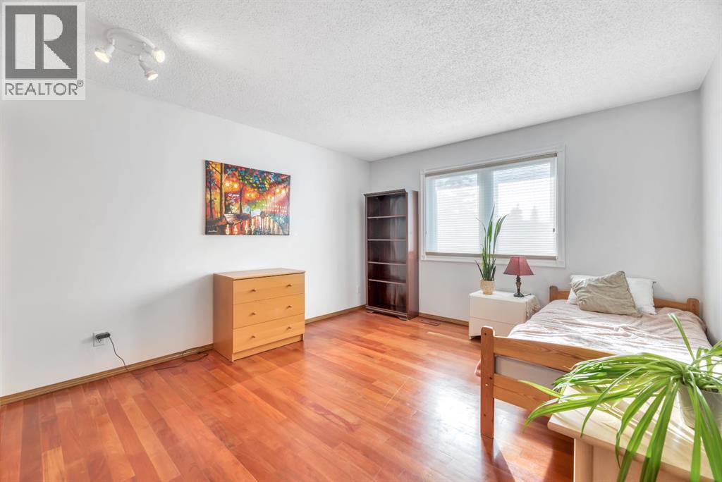 323 Hawkwood Boulevard Nw, Calgary, Alberta  T3G 3G7 - Photo 33 - A2286061