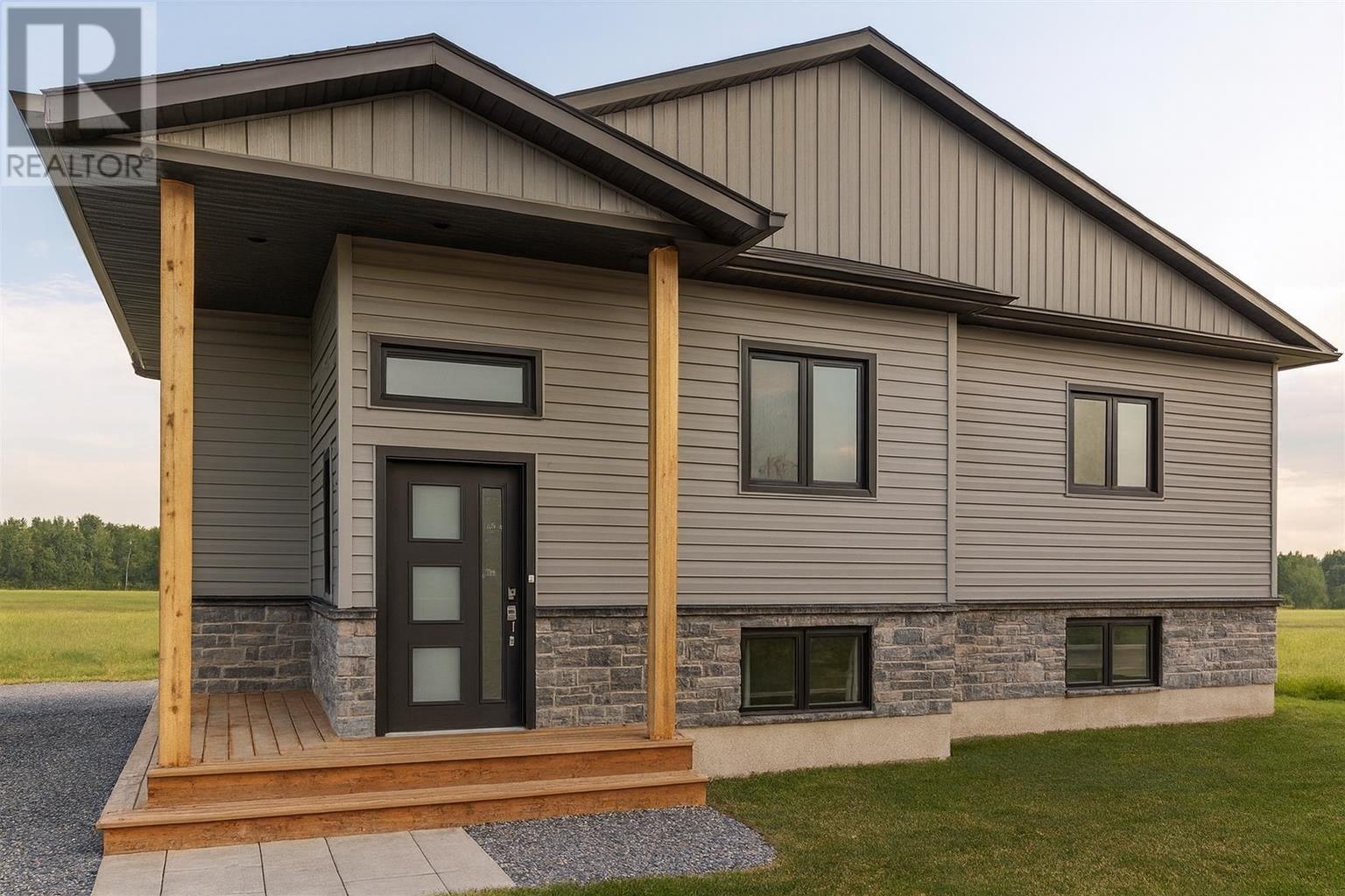 23 Sherbrook Dr, Sault Ste. Marie, Ontario  P6C 3B1 - Photo 1 - SM253342