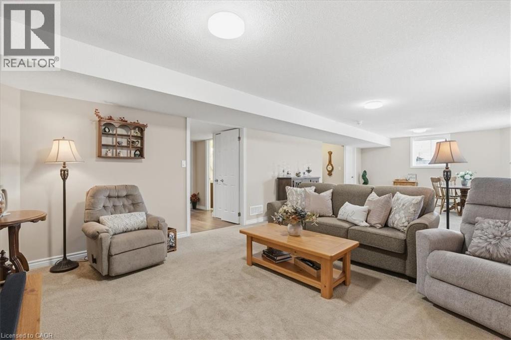 16 Piccadilly Square, New Hamburg, Ontario  N3A 0C7 - Photo 25 - 40802143