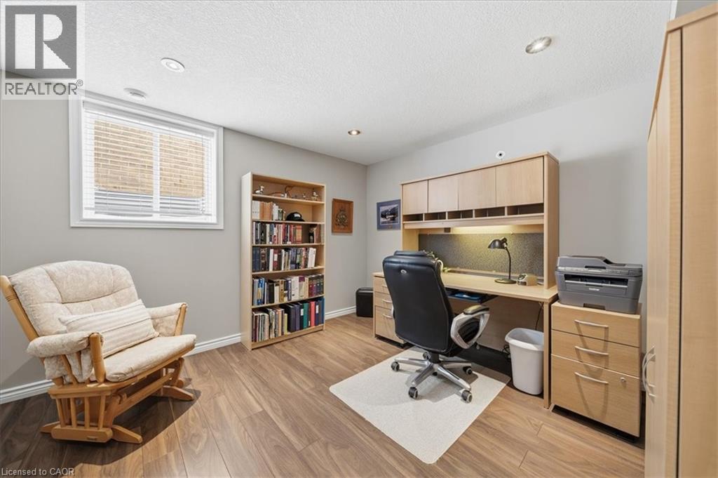 16 Piccadilly Square, New Hamburg, Ontario  N3A 0C7 - Photo 26 - 40802143