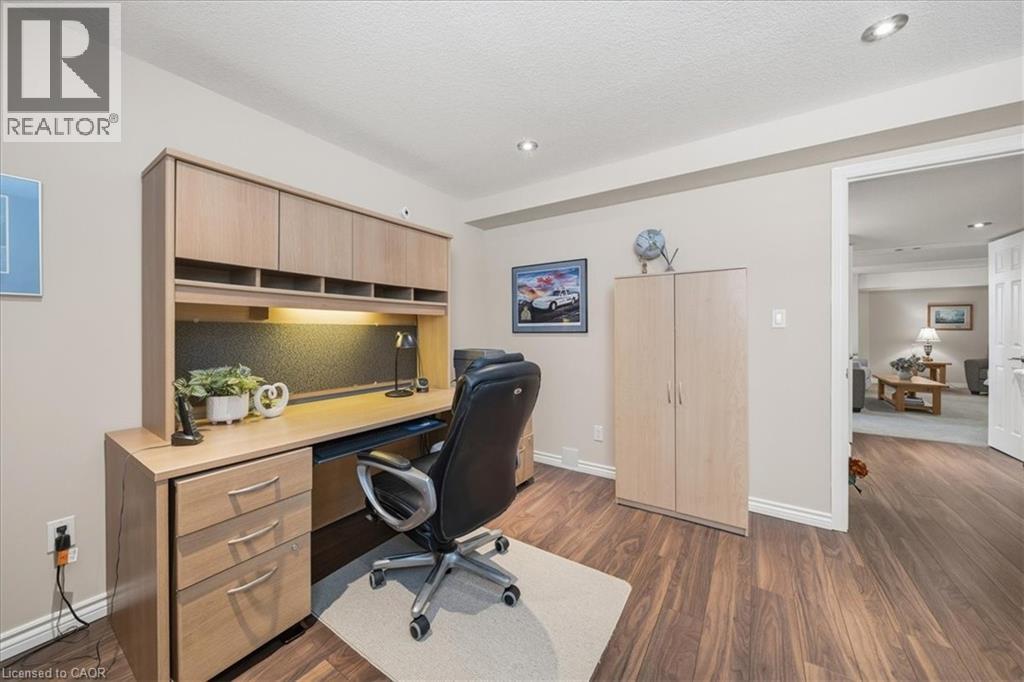 16 Piccadilly Square, New Hamburg, Ontario  N3A 0C7 - Photo 27 - 40802143