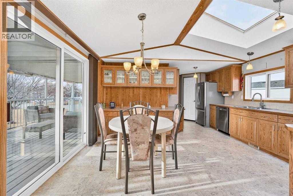 2 Doubletree Way, Strathmore, Alberta  T1P 1M8 - Photo 8 - A2285698