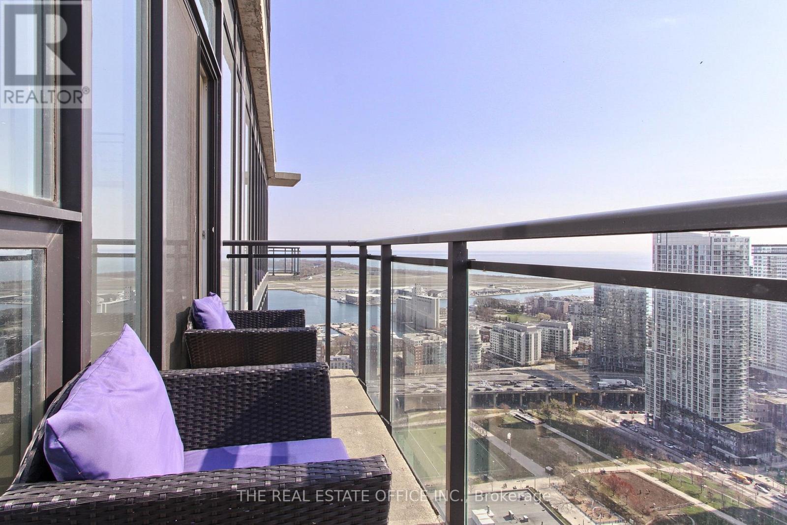 Ph02 - 25 Capreol Court, Toronto, Ontario  M5V 3Z7 - Photo 11 - C12789208