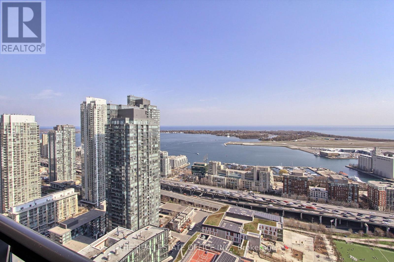 Ph02 - 25 Capreol Court, Toronto, Ontario  M5V 3Z7 - Photo 13 - C12789208