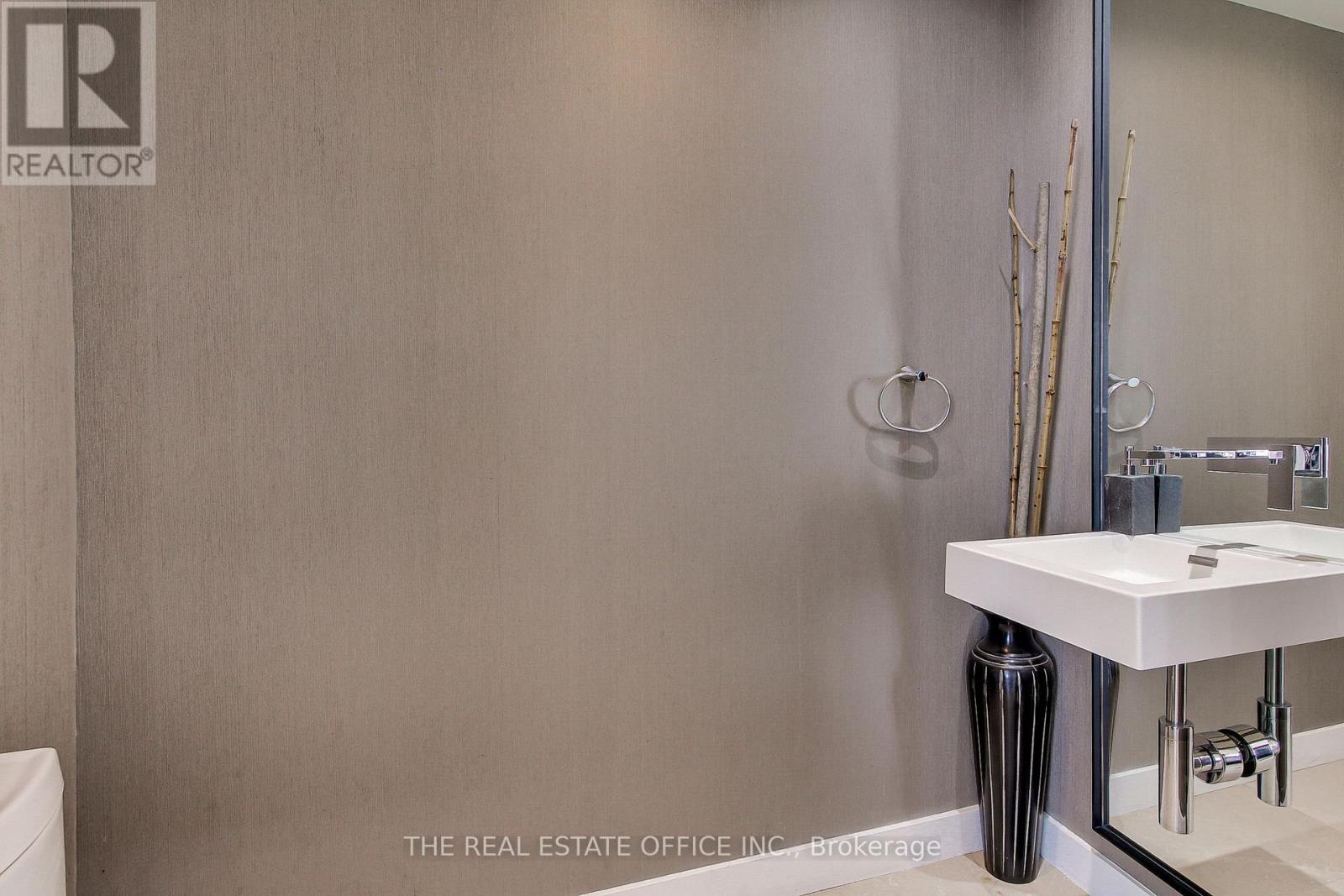 Ph02 - 25 Capreol Court, Toronto, Ontario  M5V 3Z7 - Photo 16 - C12789208