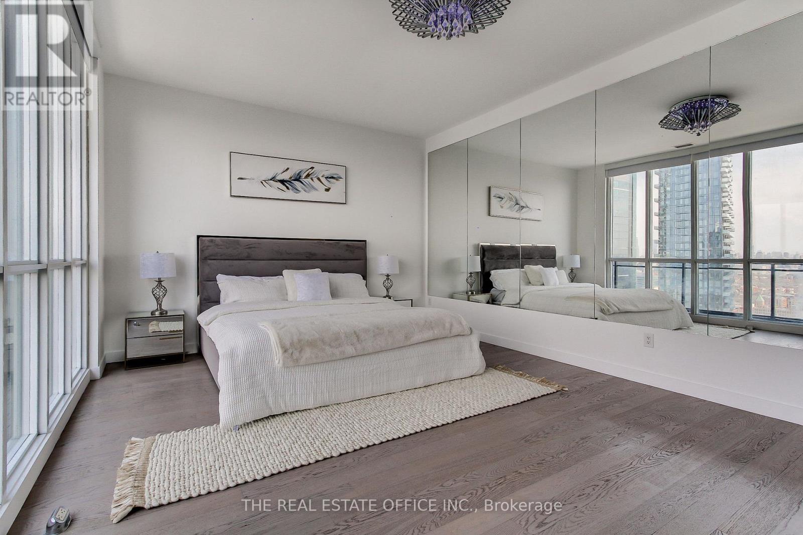 Ph02 - 25 Capreol Court, Toronto, Ontario  M5V 3Z7 - Photo 18 - C12789208