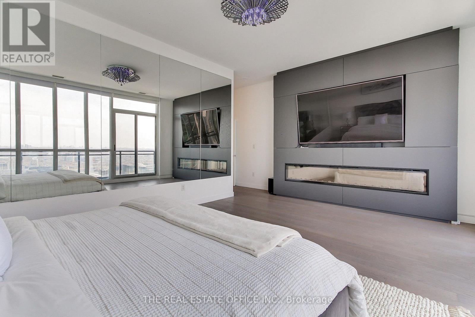 Ph02 - 25 Capreol Court, Toronto, Ontario  M5V 3Z7 - Photo 20 - C12789208